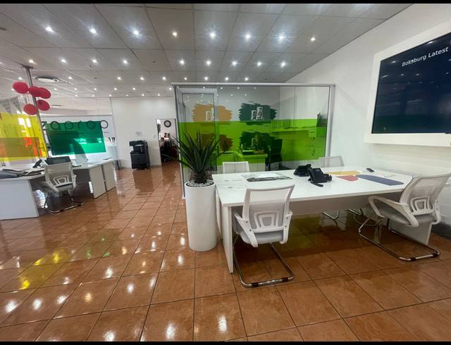 220.70M² OFFICE TO LET IN LAKEFIELD